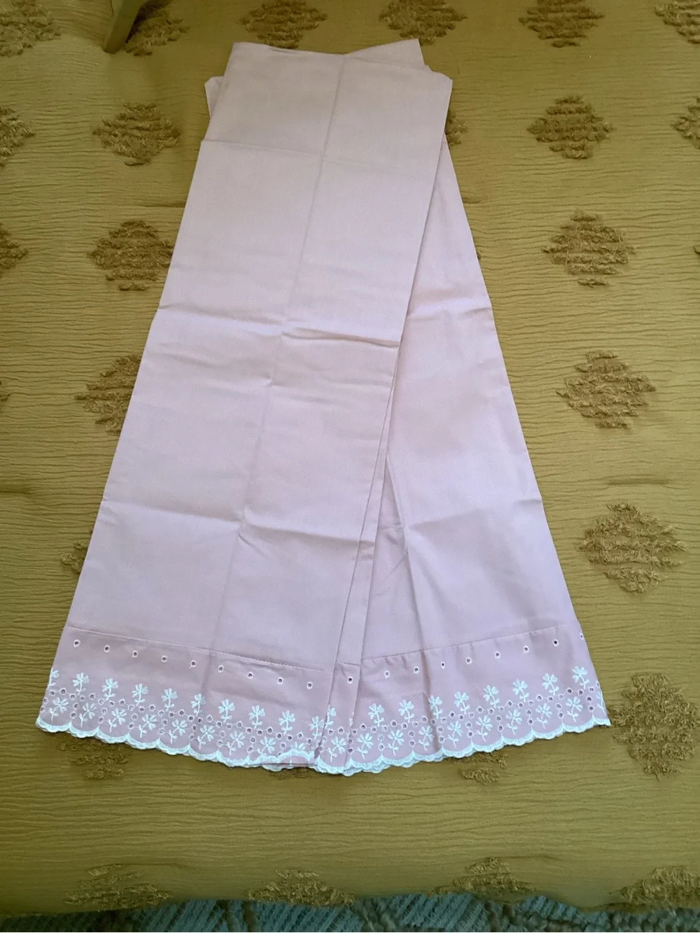 Vintage Pink Eyelet Trim Scalloped Hem King Size Pillowcases